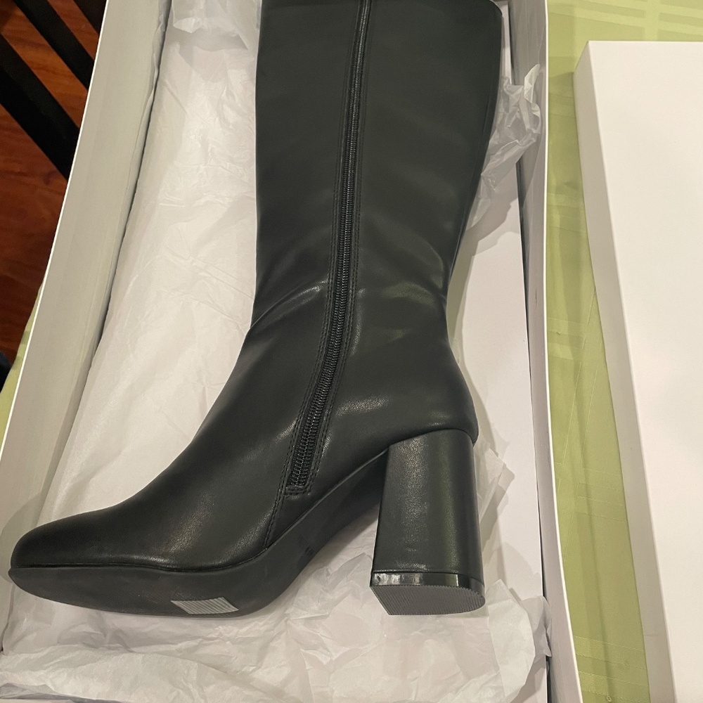 Boots - Picture 2 of 3